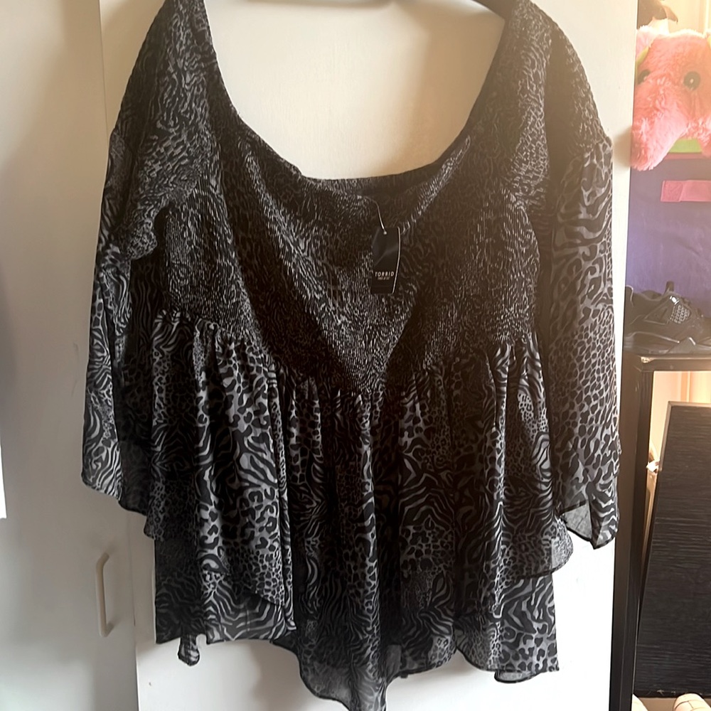 Torrid Animal Print Cheetah Black Gray Chiffon Off Shoulder Top Size 4